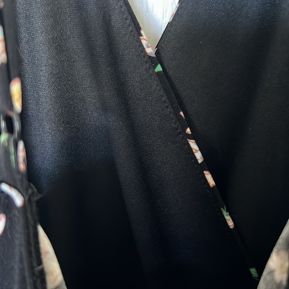 NWOT Kaileigh Rica Cropped Strappy Sleeveless Knit Floral Jumpsuit Size M - Picture 4 of 8